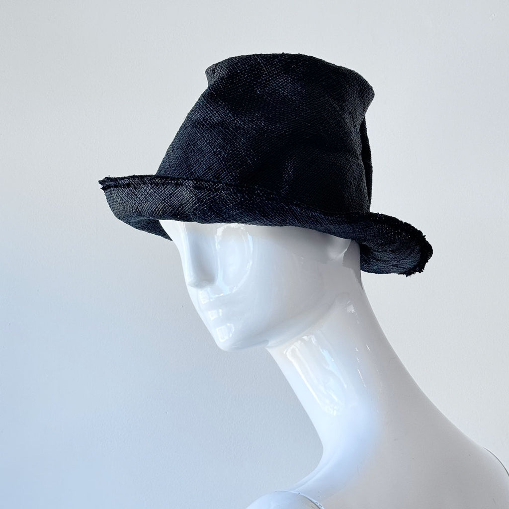 Kenza Bao Straw Hat Black | Italy