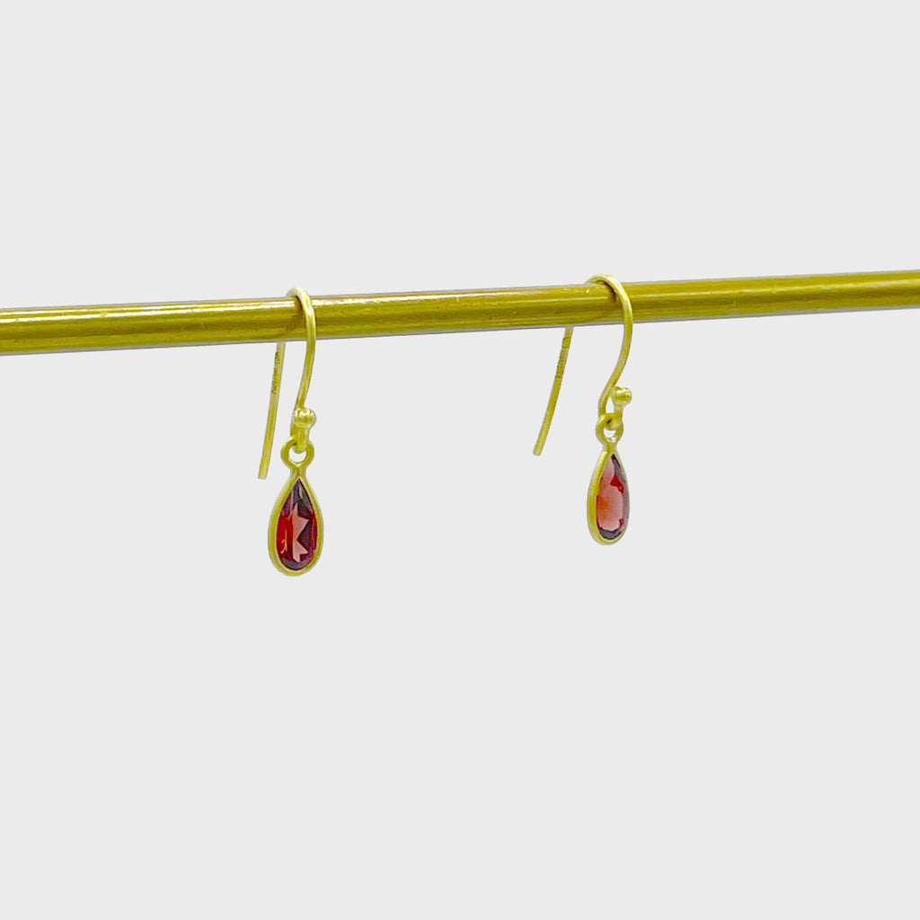 Tiny Champ Petal Earring | Garnet