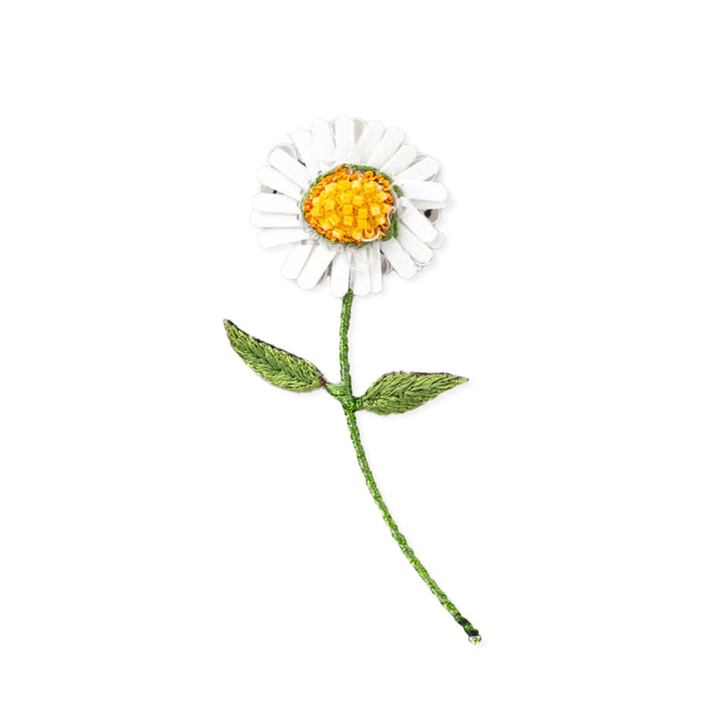 White Daisy Brooch | Trovelore