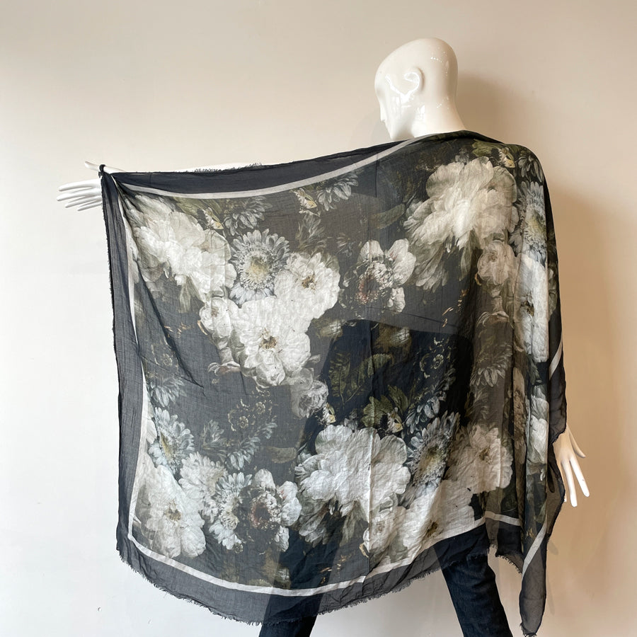 Picturesque Printed Scarf | White Roses | Italy