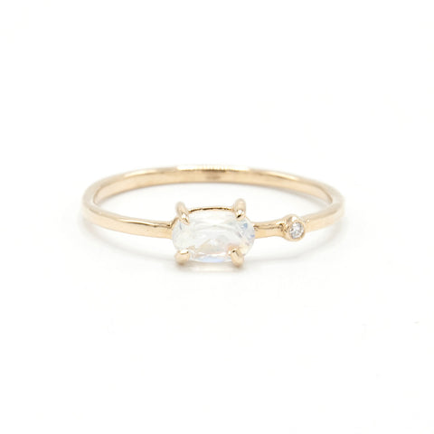 Petite Baleine | Wink Iridescent Moonstone & Diamond Ring